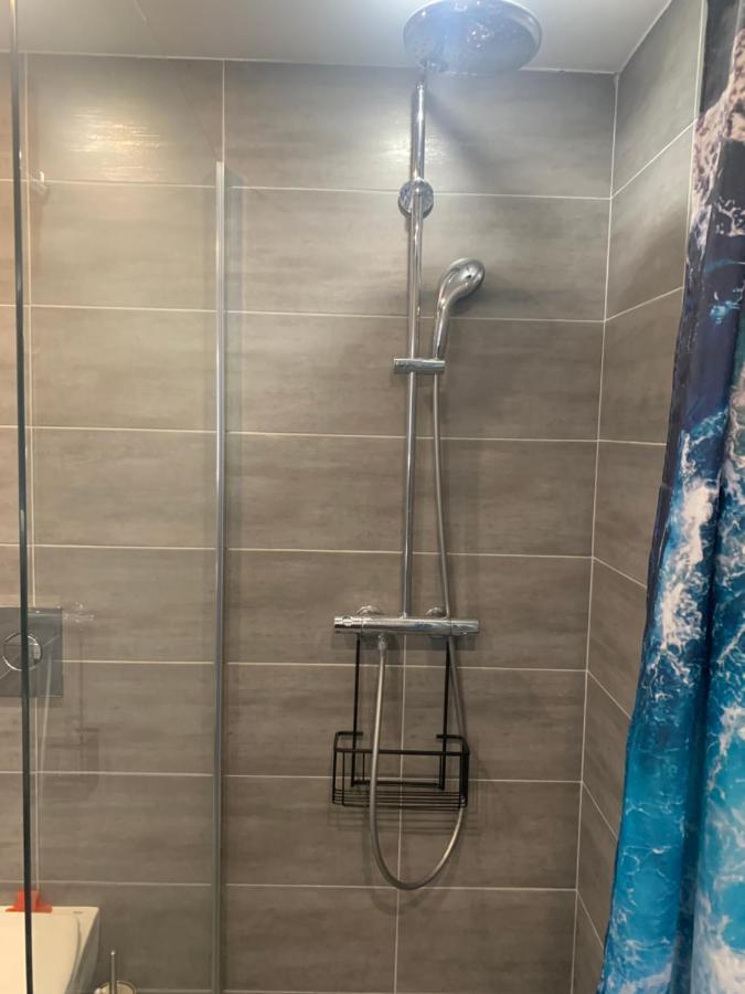 Grand Studio Tres Agreable Avec Bar, Cuisine Et Terrasse Cagnes-sur-Mer Exteriör bild