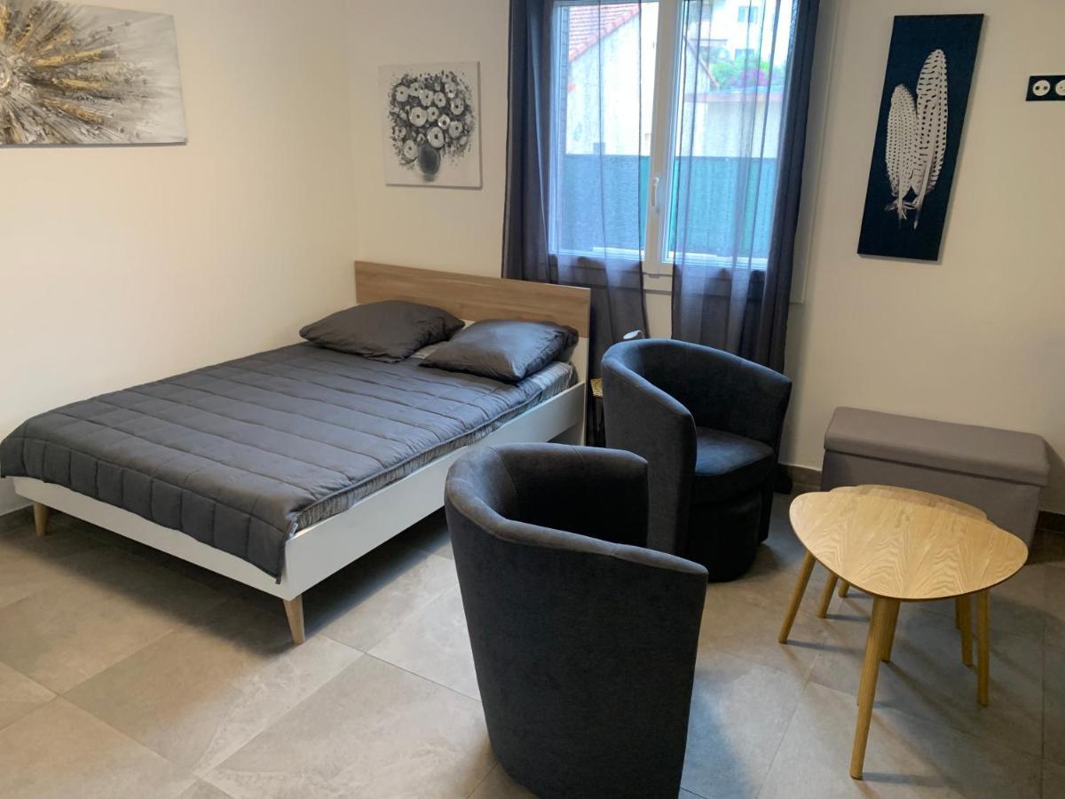 Grand Studio Tres Agreable Avec Bar, Cuisine Et Terrasse Cagnes-sur-Mer Exteriör bild