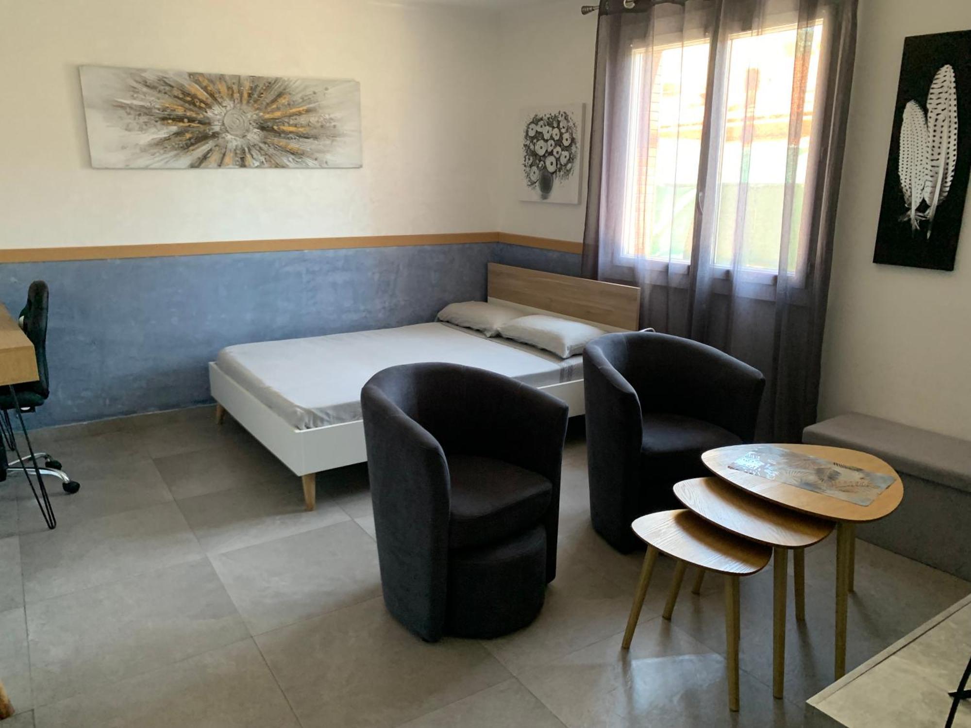 Grand Studio Tres Agreable Avec Bar, Cuisine Et Terrasse Cagnes-sur-Mer Exteriör bild