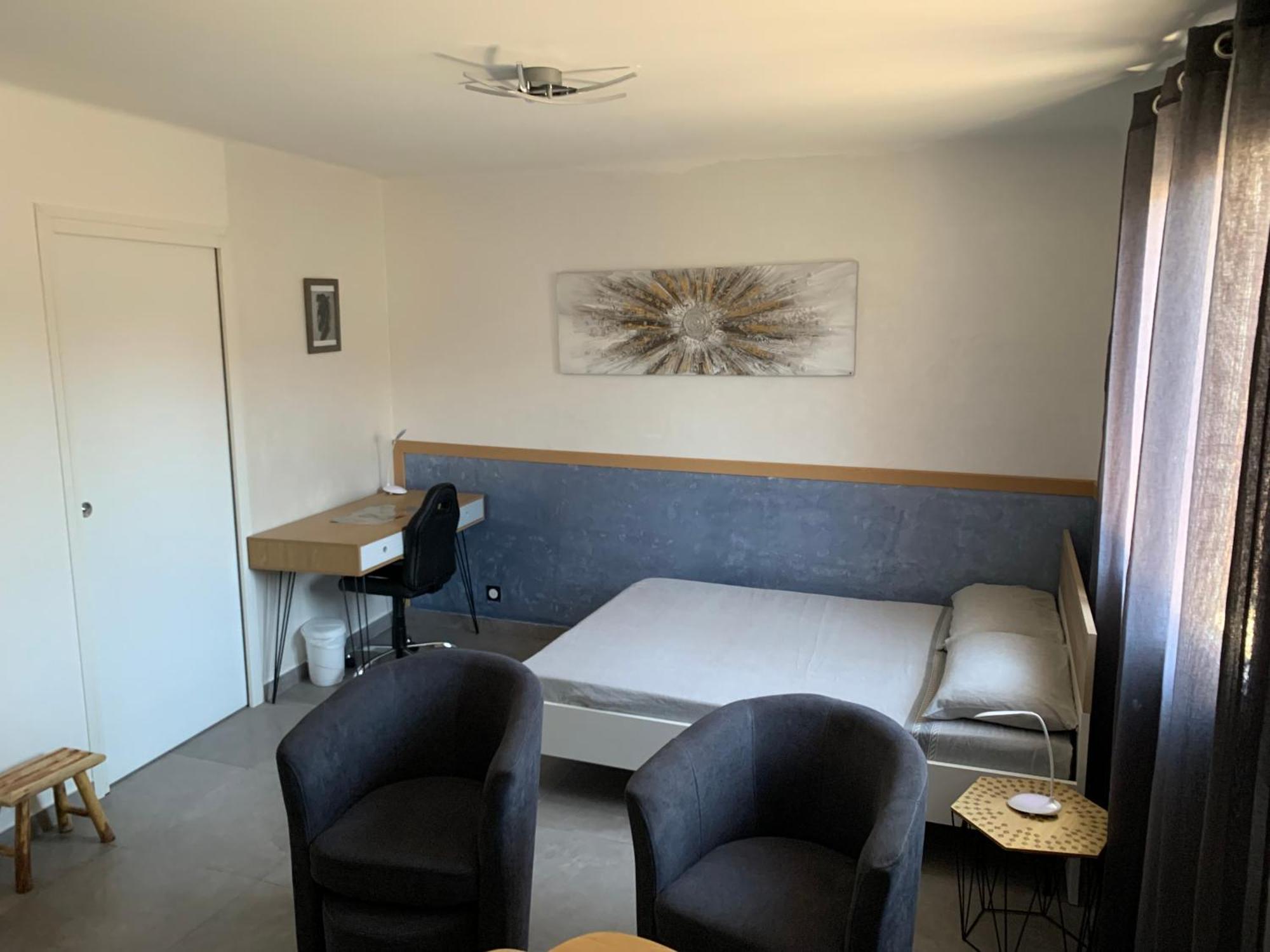 Grand Studio Tres Agreable Avec Bar, Cuisine Et Terrasse Cagnes-sur-Mer Exteriör bild